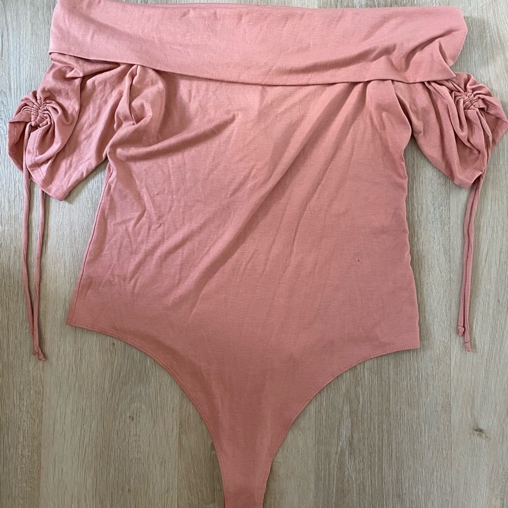 Guess off the shoulder bodysuit